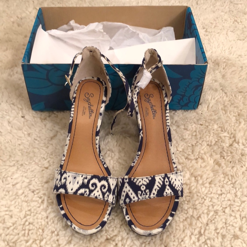Brand new Seychelles wedges